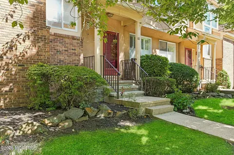 112 Kingsland Cir, Monmouth Junction, NJ 08852