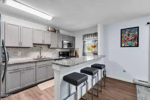 53 White St #D, Eatontown, NJ 07724