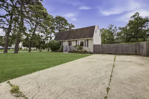 1540 Ninth Ave, Toms River, NJ 08757