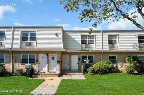83 White St #B, Eatontown, NJ 07724