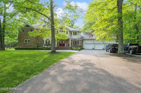 5 Ramapo Ct, Colts Neck, NJ 07722