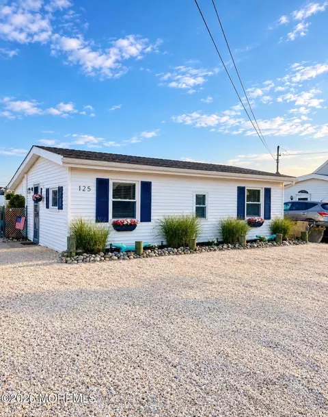 125 Patty Ln, Manahawkin, NJ 08050