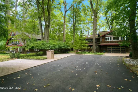 20 Rimwood Dr, Lincroft, NJ 07738