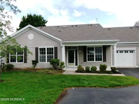 11 Sunnyfield Ln, Lakewood, NJ 08701