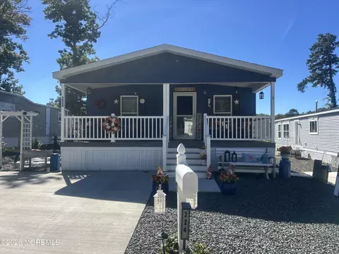 224 Roberts Rd, Toms River, NJ 08755