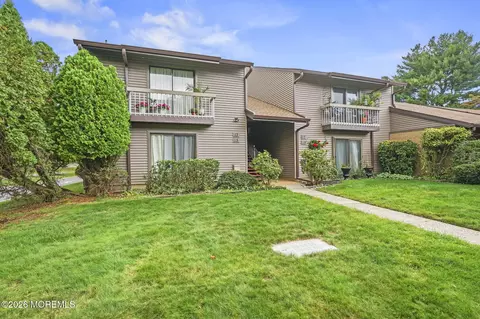 13 Claremont Ct, Red Bank, NJ 07701