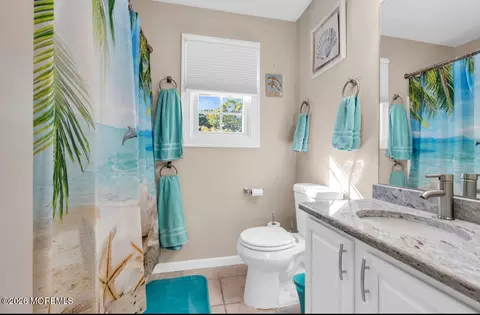 Bath - 565 Mark Dr #DR, Brick, NJ 08723 photo 3 of 4