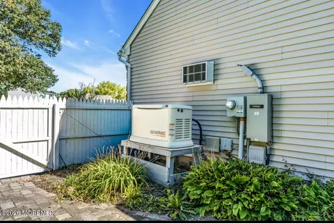 Exterior - 565 Mark Dr #DR, Brick, NJ 08723 photo 5 of 6