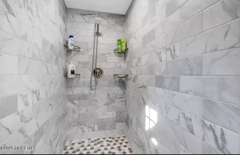 Bath - 565 Mark Dr #DR, Brick, NJ 08723 photo 1 of 4