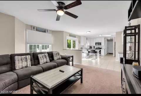 Entry Way - 565 Mark Dr #DR, Brick, NJ 08723 photo 2 of 3