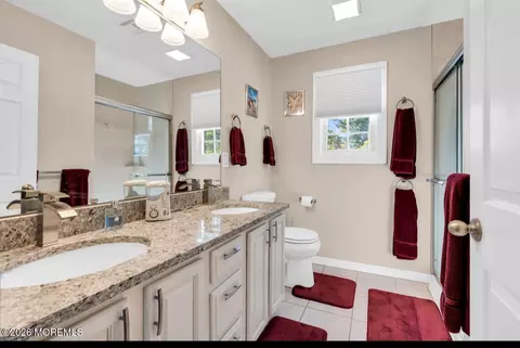 Bath - 565 Mark Dr #DR, Brick, NJ 08723 photo 4 of 4