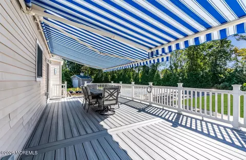 Exterior - 565 Mark Dr #DR, Brick, NJ 08723 photo 2 of 6