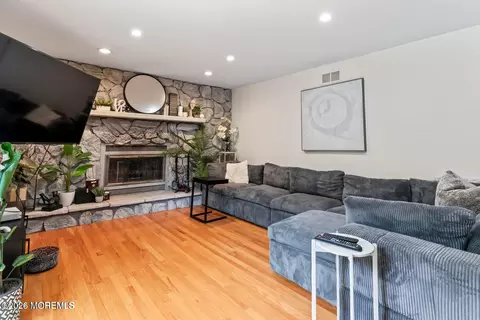 Living - 369 Frank Applegate Rd, Jackson, NJ 08527 photo 2 of 2