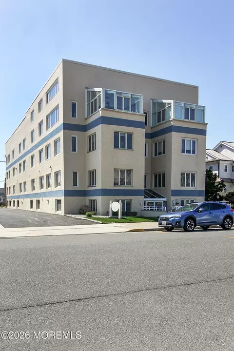 15 Garfield Ave, Avon By The Sea, NJ 07717