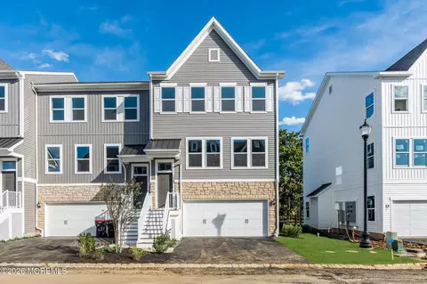304 Shore Ct, Marlboro, NJ 07746