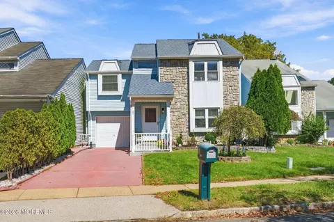 97 Winchester Dr, Hightstown, NJ 08520