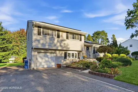 916 Green Grove Rd, Tinton Falls, NJ 07753
