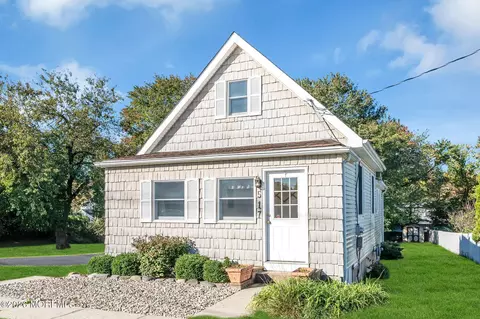 517 Line Rd, Aberdeen, NJ 07747