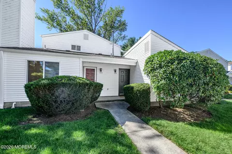 133 Greenwood Dr, Freehold, NJ 07728