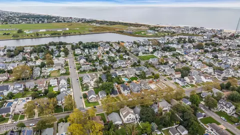 View/Area - 376 E Main St, Manasquan, NJ 08736 photo 5 of 12