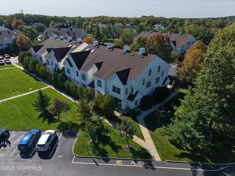 1 Richmond Ct, Tinton Falls, NJ 07712