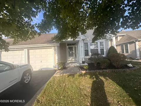 39 Lakeland Dr, Barnegat, NJ 08005