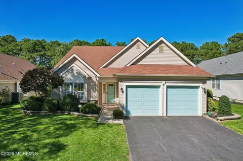 12 Sandhurst Rd, Lakewood, NJ 08701