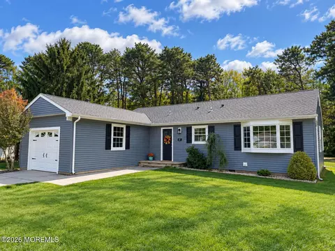 57 Santiago Ct, Toms River, NJ 08757