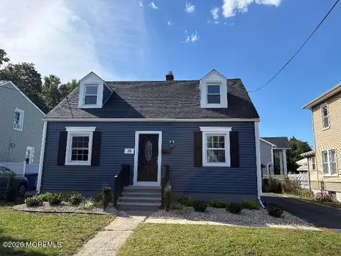 16 Oakwood Pl, North Brunswick, NJ 08902