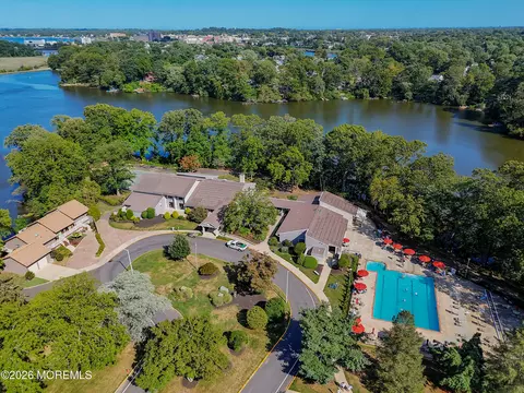 70 Lexington Ct, Red Bank, NJ 07701