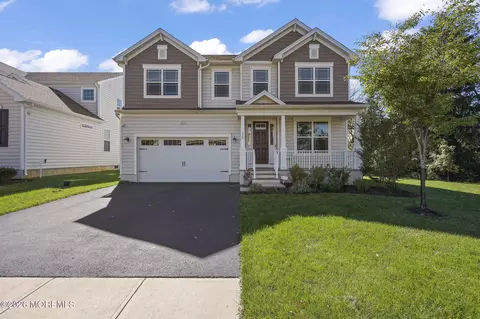 319 Tulip Ct, Marlboro, NJ 07746