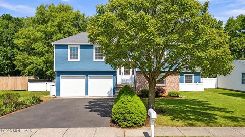 15 Deer Run Dr N, Barnegat, NJ 08005