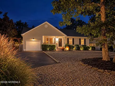 131 Bosun Ave, Manahawkin, NJ 08050