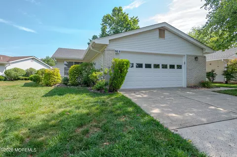 742 Pompton Rd # A, Monroe, NJ 08831