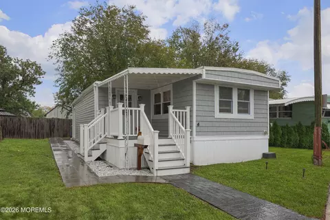 4 Bayshore Mobile, Hazlet, NJ 07730