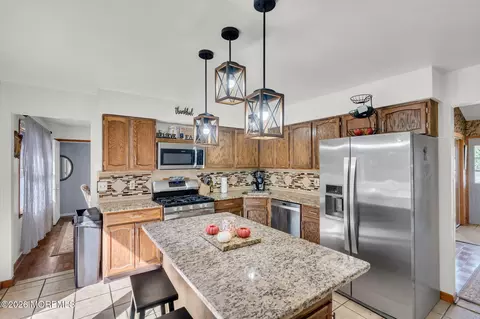 Kitchen - 303 W Commodore Blvd, Jackson, NJ 08527 photo 4 of 6