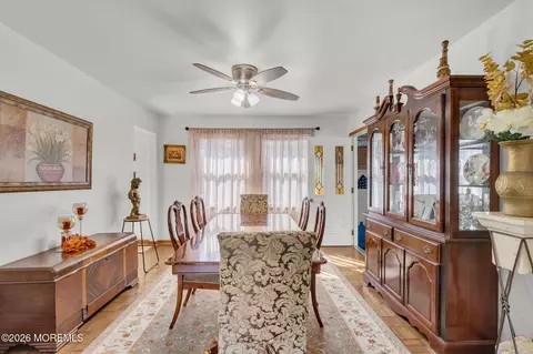 Dining - 303 W Commodore Blvd, Jackson, NJ 08527 photo 2 of 2
