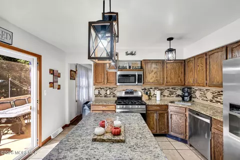Kitchen - 303 W Commodore Blvd, Jackson, NJ 08527 photo 3 of 6