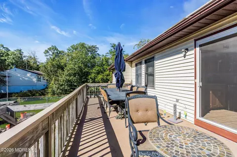 Exterior - 303 W Commodore Blvd, Jackson, NJ 08527 photo 4 of 7