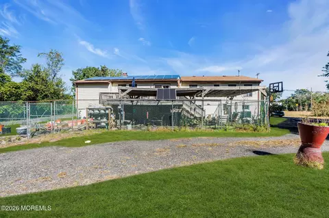 Exterior - 303 W Commodore Blvd, Jackson, NJ 08527 photo 6 of 7