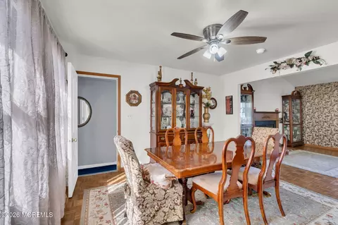 Dining - 303 W Commodore Blvd, Jackson, NJ 08527 photo 1 of 2