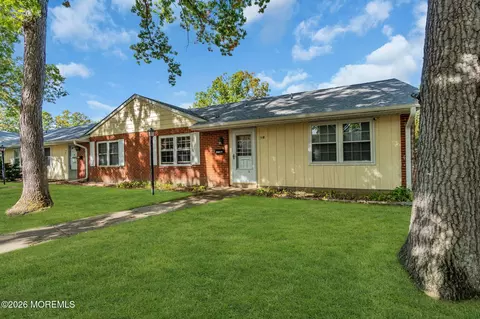 66 Dorchester Dr # D, Lakewood, NJ 08701