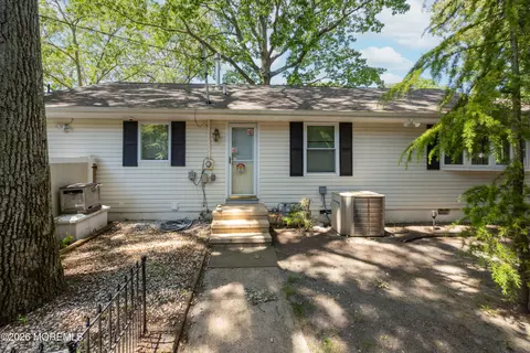 115 Swan Blvd, Toms River, NJ 08753