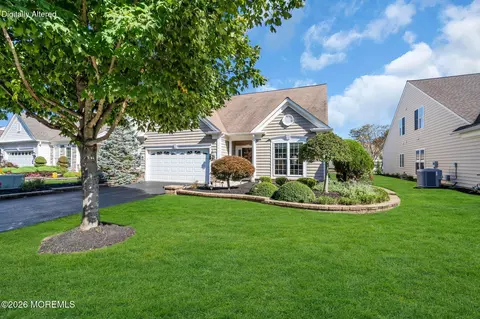 32 Aberdeen Ln, Manchester, NJ 08759