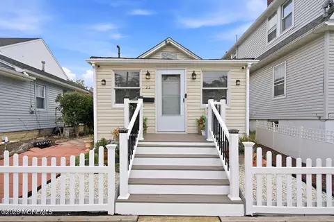 22 Briarwood Ave, Keansburg, NJ 07734