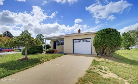 1 Saint Catherine Blvd, Toms River, NJ 08757