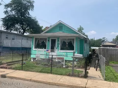 95 Twilight Ave, Keansburg, NJ 07734