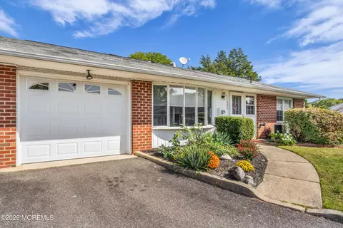 1182 Clydebank Ct # A, Lakewood, NJ 08701