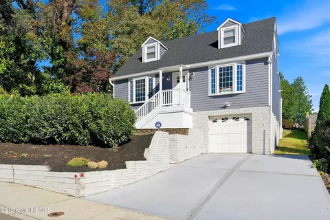 212 Linden Ave, Highlands, NJ 07732