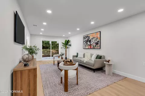 Living - 30 Phillips Rd, Brick, NJ 08724 photo 2 of 3